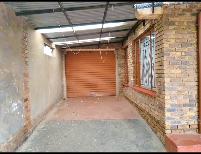 3 BEDROOM HOUSE FOR SALE IN SEBOKENG ZONE 13